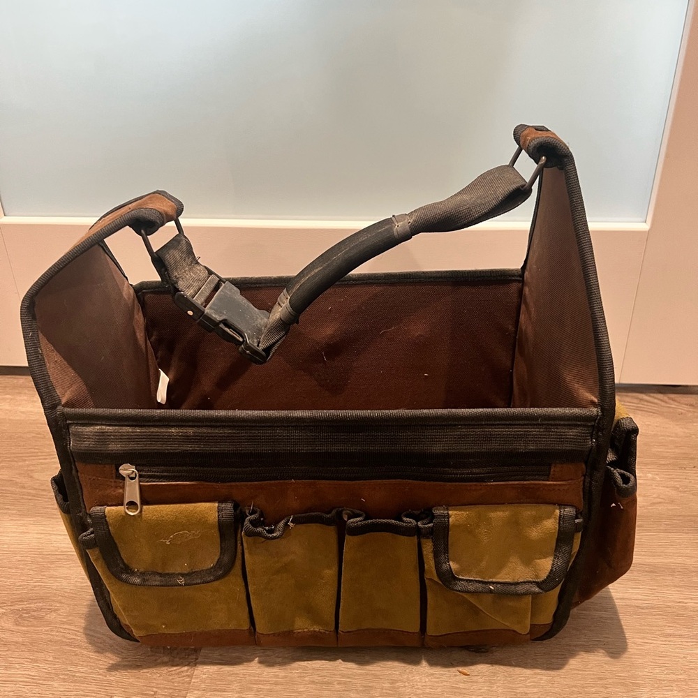 Scrapbooking tote